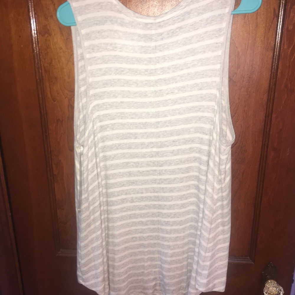 Tanktop - Picture 3 of 3